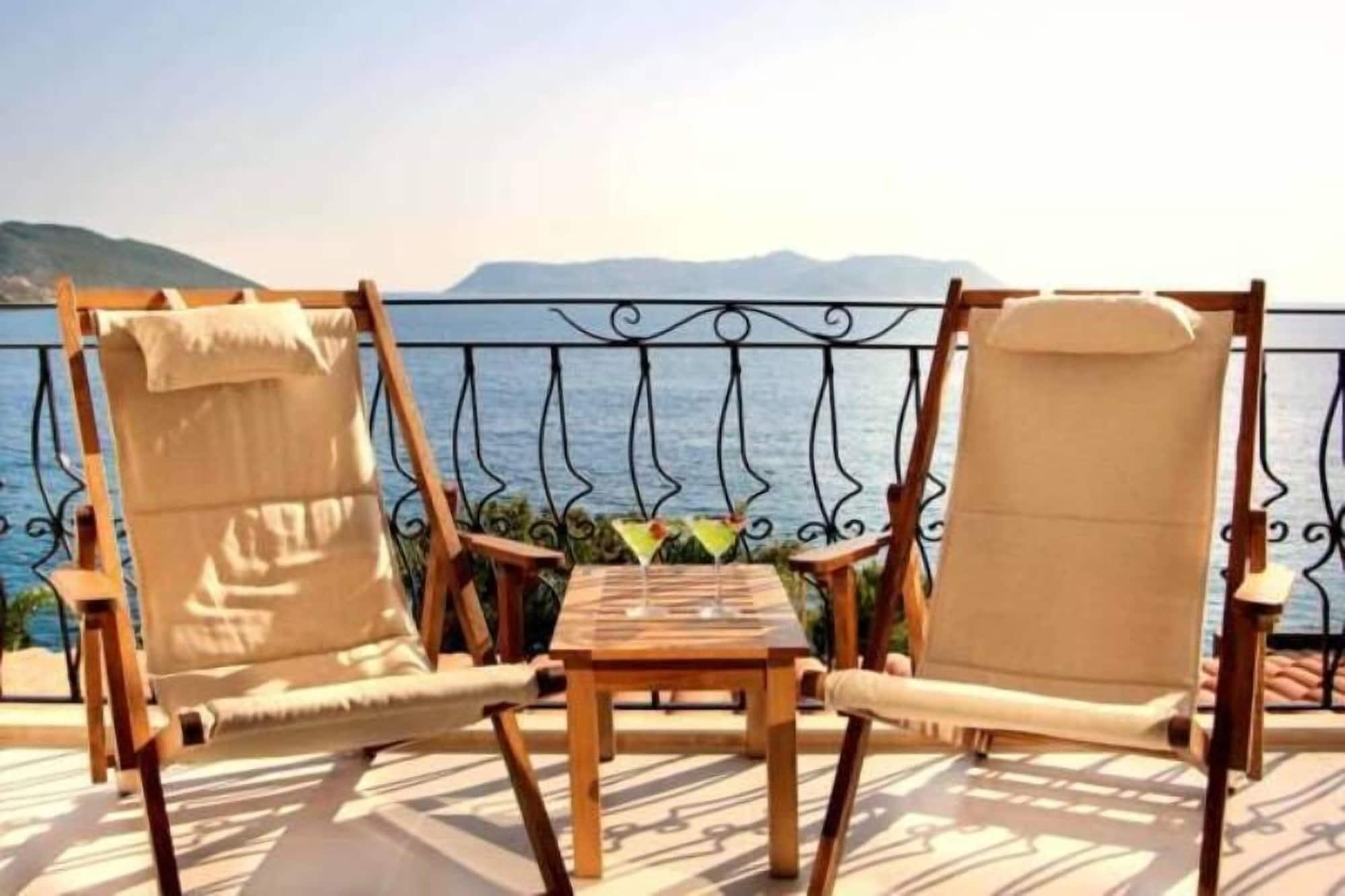 Nur Beach Hotel Каш Экстерьер фото